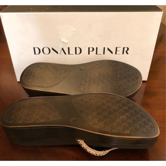 DONALD PLINER - L Sz 6 “FiFi” Sandal Python Print Leather Low Wedge. NEW IN BOX! - Picture 10 of 14
